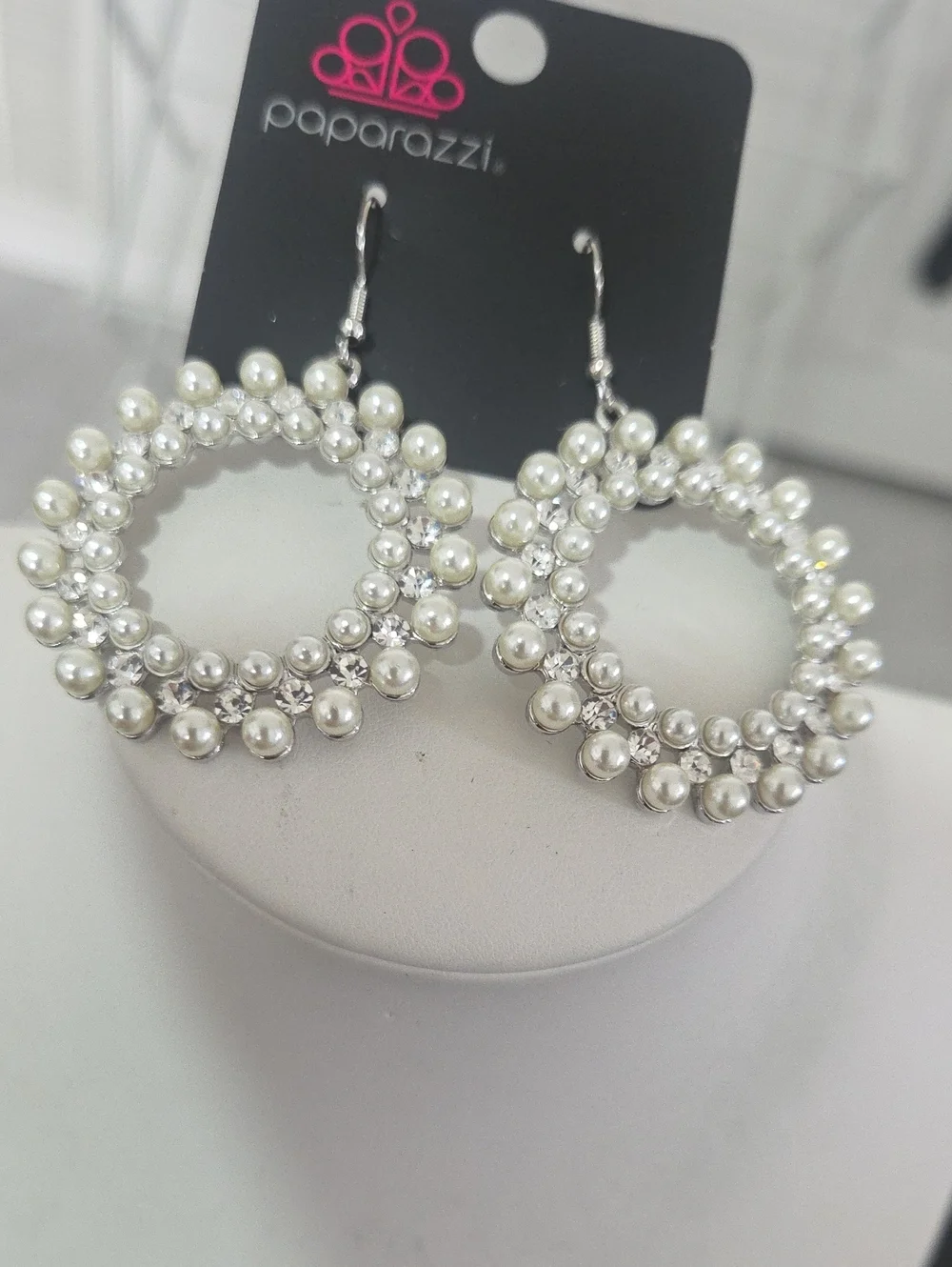 Paparazzi Pearly Poise White Earrings NWT